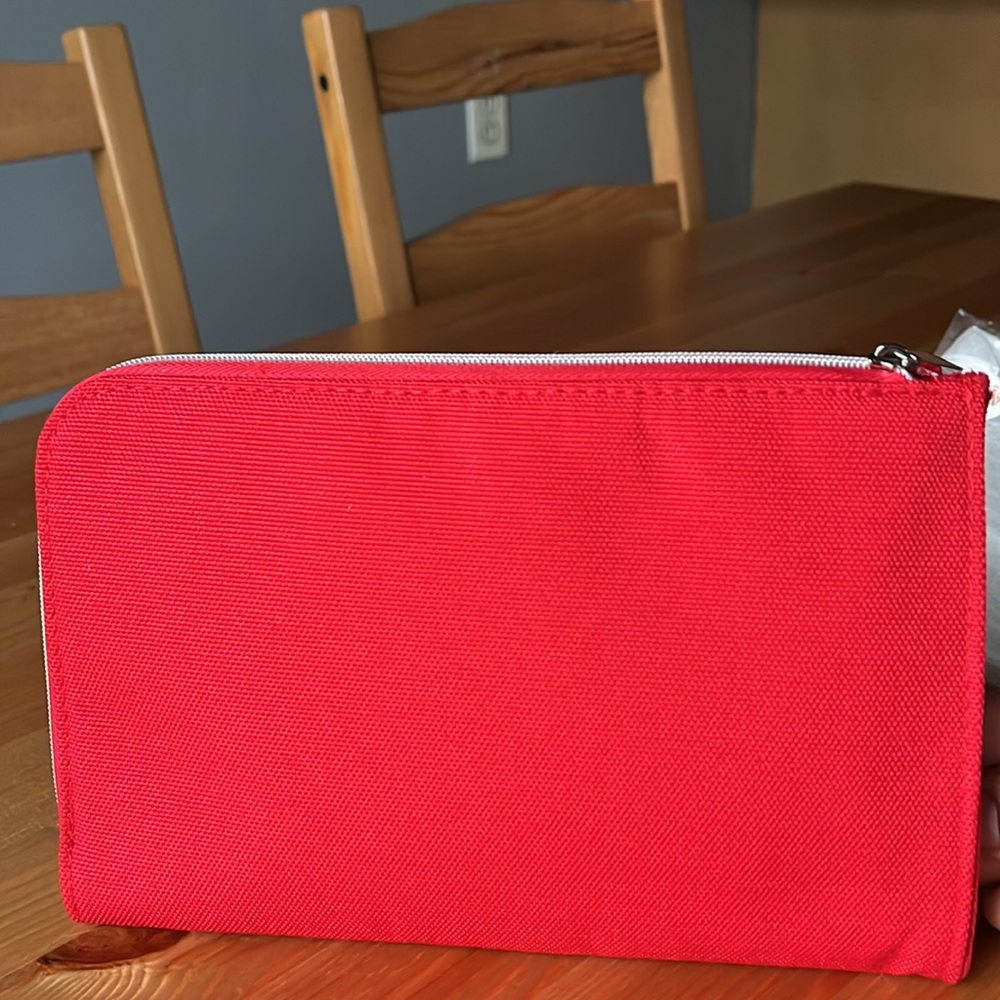 ❤️Dior Red Zip Pouch - Picture 3 of 5